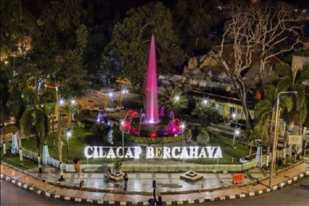 Kilau Kemerdekaan Karnaval Mobil Hias Cilacap 2025 Gemerlapkan Jalanan, Satukan Semangat Kebhinekaan